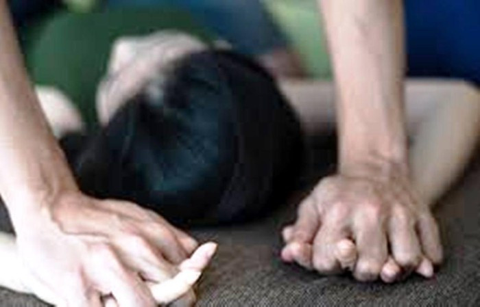 Lam ro vu 3 cau chau bi to quan he tinh duc voi mot thieu nu