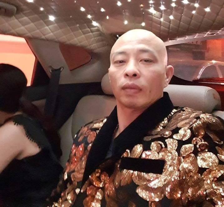 Trên mạng xã hội, Đường Nhuệ cũng như các giang hồ mạng thường xuyên nói về việc sống có tâm có đức, khuyên răn mọi người làm việc thiện, sống nghĩa khí... thế nhưng hành động của các giang hồ này thì trái ngược với những gì họ nói. Đơn cử như việc mới đây đoạn băng ghi âm Đường Nhuệ dọa giết, cắt gân con nợ được báo chí đăng tải.