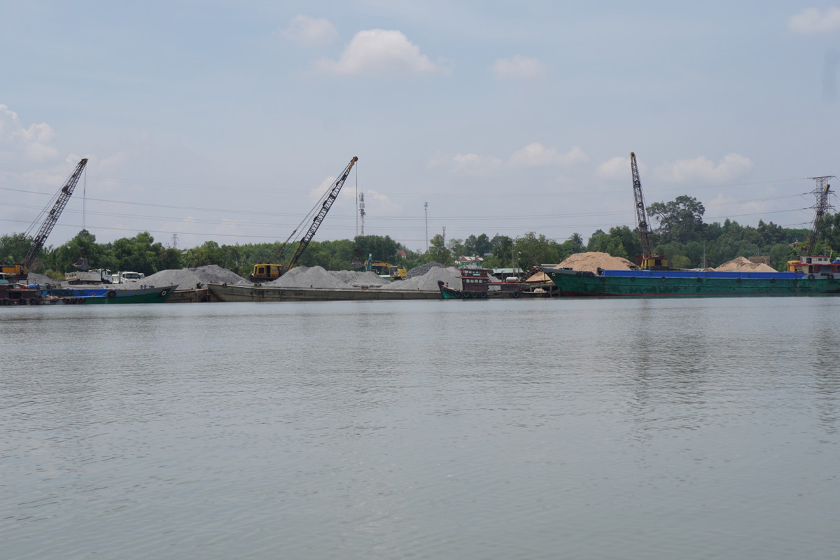 Đồng Nai: Một số bến thủy nội địa hoạt động ''chui" - Hình 4 Dong Nai: Mot so ben thuy noi dia hoat dong ''chui