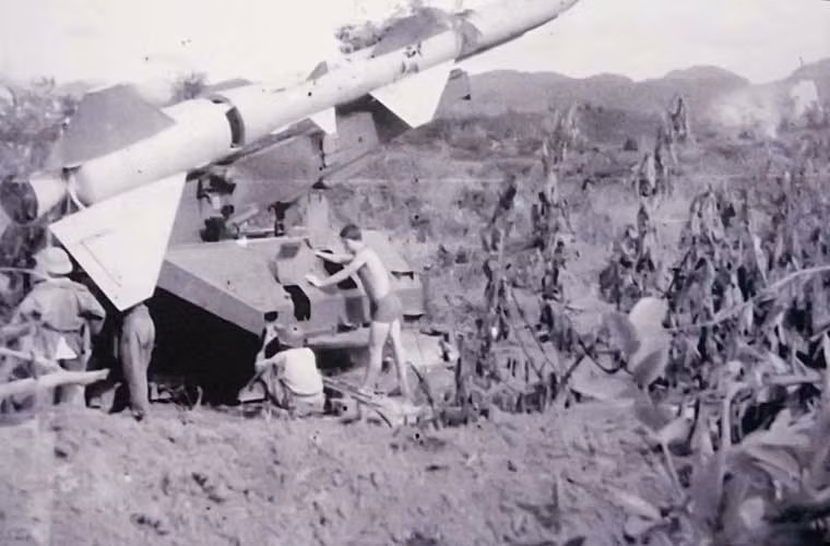 Bảo quản tên lửa sẵn sàng ra quân đánh thắng trận đầu.