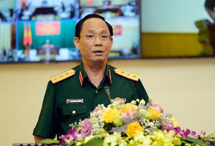 Thượng tướng Trần Quang Phương sinh năm 1961, quê ở phường Phổ Vinh, thị xã Đức Phổ, tỉnh Quảng Ngãi. Thượng tướng Phương là Ủy viên Trung ương Đảng các khóa XII, XIII. Ông Phương vừa trúng cử đại biểu Quốc hội khóa XV, tại đơn vị bầu cử ở tỉnh Quảng Ngãi. 