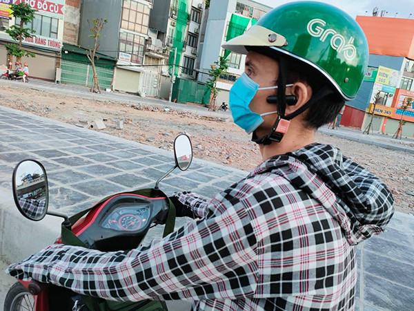 “Dong bang” Grab, Be, Go-jek, shipper... soi cuoc song tai xe xe cong nghe-Hinh-4