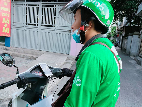 “Dong bang” Grab, Be, Go-jek, shipper... soi cuoc song tai xe xe cong nghe-Hinh-3