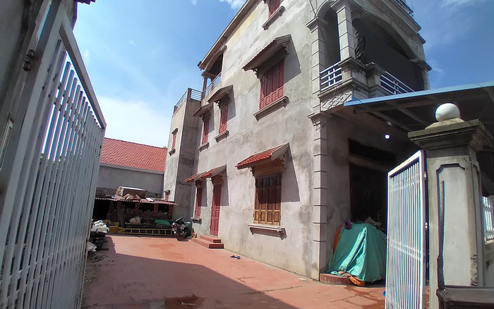 Nguyen nhan vu ong ngoai sat hai chau roi tu tu