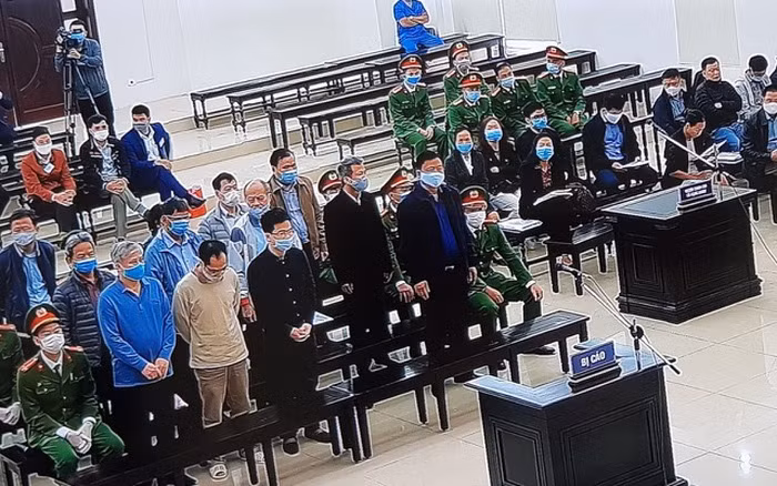 Công ty Mai Phương cho rằng, Tòa án cấp sơ thẩm đã không xem xét đến quyền, lợi ích hợp pháp của Công ty Mai Phương, không đánh giá chứng cứ đúng thực tế khách quan, ra quyết định không đúng pháp luật làm ảnh hưởng nghiêm trọng đến quyền lợi hợp pháp của Công ty. 