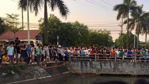  Cháu bé 5 tuổi chết đuối tại ao nước gần nhà trọ: Tối 28/7, người dân tại khu Ghềnh Võ, thị trấn Quảng Hà (Quảng Ninh) phát hiện 1 cháu nhỏ bị chết đuối dưới ao nước gần một khu nhà trọ. Nạn nhân là G.M.V. (5 tuổi ở Sơn La) là con của một cặp vợ chồng làm công nhân trên địa bàn huyện. 