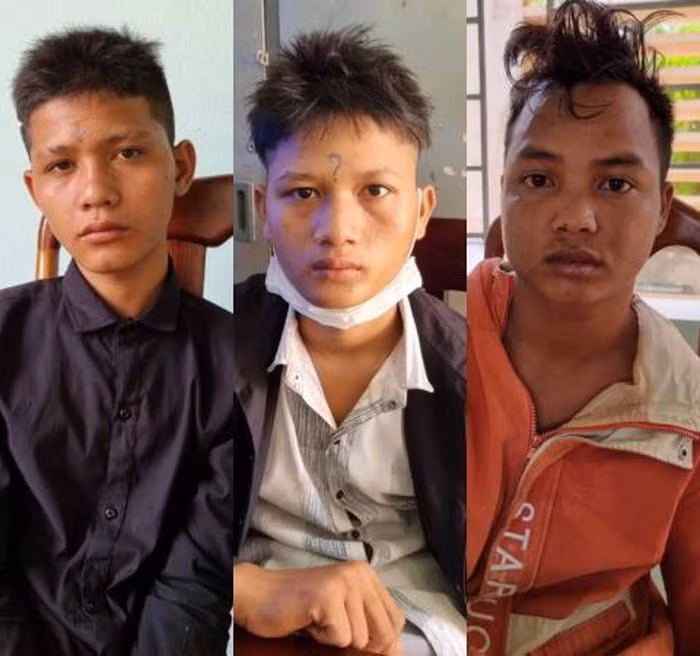  Đánh chết 2 con bò, xẻ thịt 1 con mang về nhậu: Vì không có mồi nhậu nên các đối tượng đã rủ nhau mang dao đi trộm bò ở huyện Chư Prông, tỉnh Gia Lai. Được biết, 3 đối tượng này đã đánh chết 2 con bò sau đó xẻ thịt 1 con để mang về nhậu. Ngày 29/7, Công an huyện Chư Prông đang tạm giữ 3 đối tượng này để điều tra, làm rõ. 