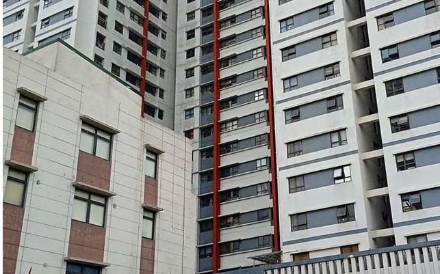 Be trai 3 tuoi roi tu tang cao chung cu xuong dat tu vong