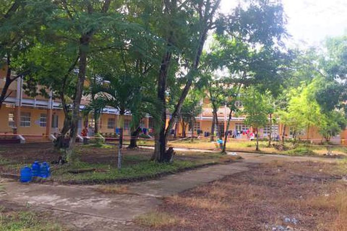  Thanh niên trốn khỏi khu cách ly để về nhà xin tiền: H.V.N. (36 tuổi, ngụ xã Bình Ân, Gò Công Đông, Tiền Giang) đã trốn khỏi khu cách ly về nhà xin tiền mua một số vật dụng cá nhân. Khi N. quay trở lại thì bị lực lượng chức năng phát hiện bắt giữ. Ngày 21/7, CA huyện Gò Công Đông cho biết đã đề xuất xử phạt hành chính đối với N. 