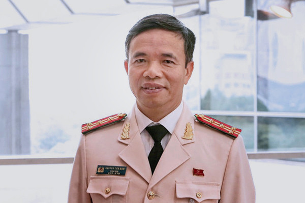 GD Cong an ke chuyen tiep suc tram nguoi di xe may tu TP.HCM ve que tranh dich