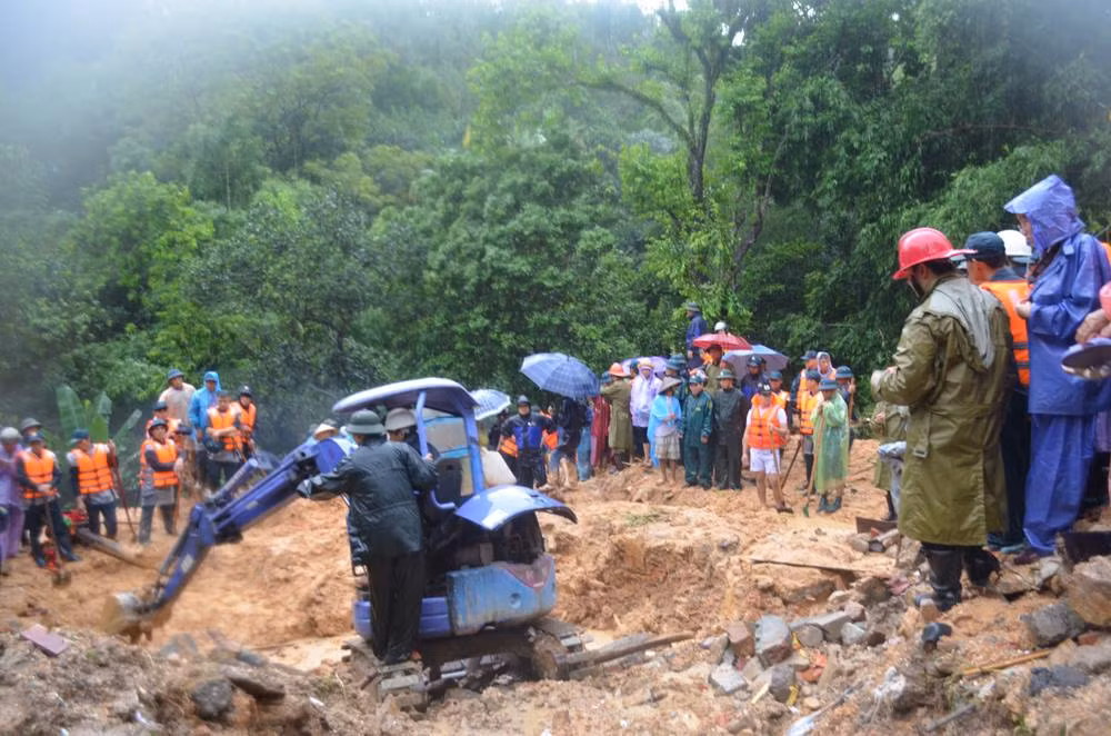 Mua lu o Quang Ninh: Tinh keu goi ung ho khac phuc thien tai
