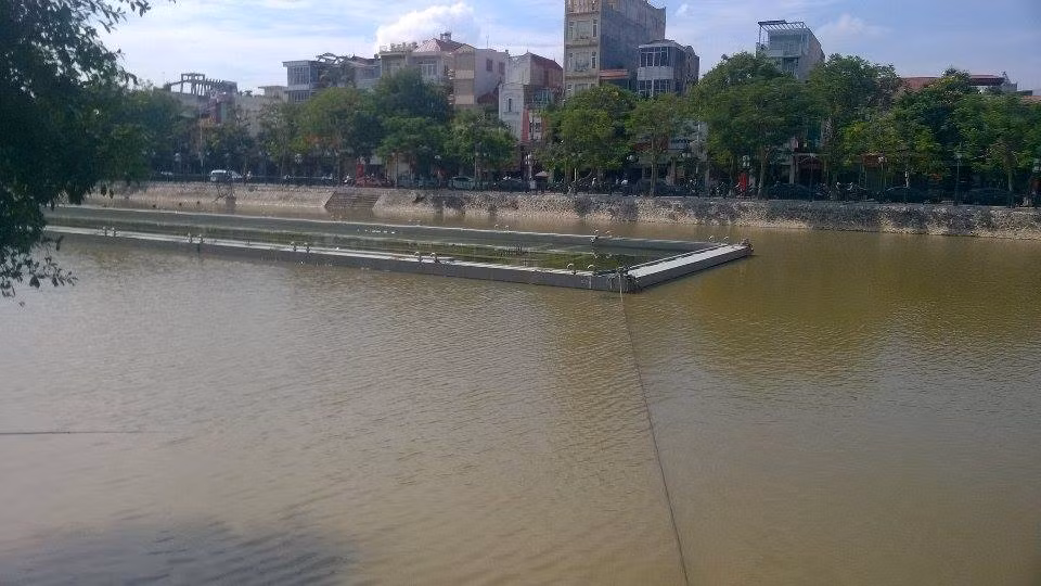 Ngay trong kỳ họp HĐND TP Hải Phòng ngày 15/7, Cử tri chất vấn đầu tư xây dựng công trình với số tiền hàng trăm tỉ gây lãng phí, dự án thực hiện có dấu hiệu khuất tất… 