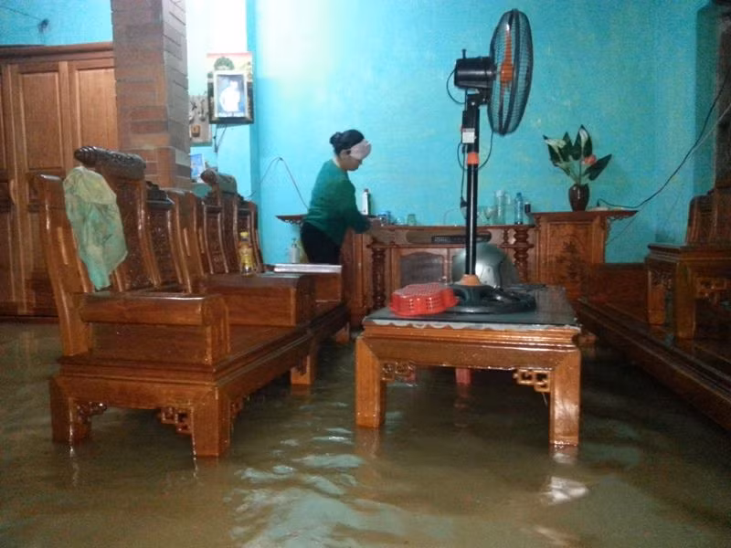 Mua lu o Quang Ninh: Sap nha 5 nguoi chet, 6 nguoi nguy kich-Hinh-2