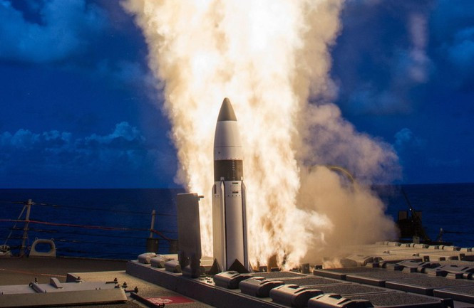 Sách Trắng quốc phòng Nhật Bản cũng đề cập đến việc mua sắm mới hệ thống tên lửa đánh chặn SM-3 Block IIA và nâng cấp hệ thống phòng không Patriot để tăng cường hệ thống phòng không của đất nước.