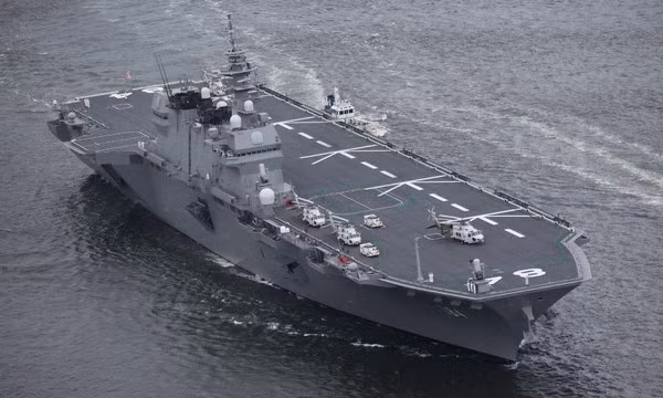 Các nâng cấp bao gồm thêm một đoạn đường cong ở cuối boong tàu, cải thiện khả năng chịu nhiệt của boong và tăng cường khả năng kiểm soát không lưu của tàu.