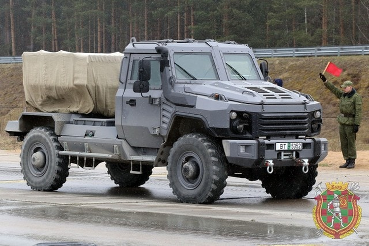 "Chúng tôi tuyên bố rằng các luận điểm được trình bày trong bài viết về sự góp mặt của vũ khí này trên chiến trường miền Đông Ukraine dựa trên thông tin chưa được xác minh và không đủ năng lực là vô căn cứ, sai lệch và thiếu chính xác".