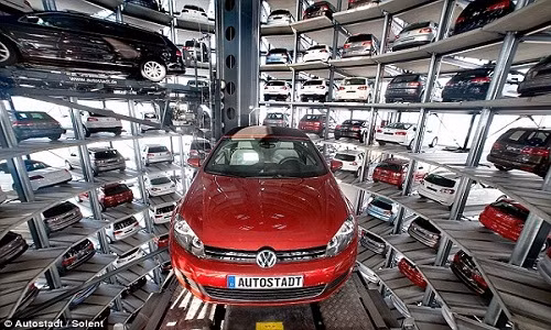 Ngam showroom xe hoi doc nhat vo nhi cua Volkswagen-Hinh-3