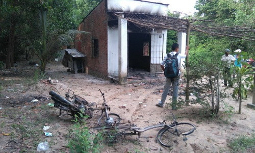 Vụ cha chết cháy cùng 3 con: Ghen tuông, mua xăng tự thiêu Vu cha chet chay cung 3 con: Ghen tuong, mua xang tu thieu