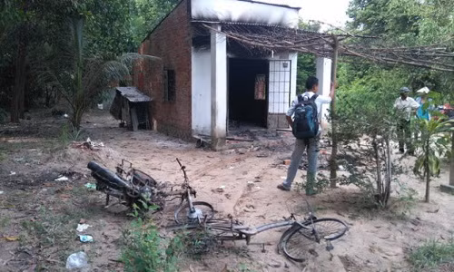 Vu cha chet chay cung 3 con: Ghen tuong, mua xang tu thieu