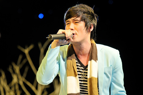 Nam ca sĩ dự định mở công ty âm nhạc của riêng mình chuyên đào tạo ca sĩ, thành lập các nhóm nhạc trẻ.