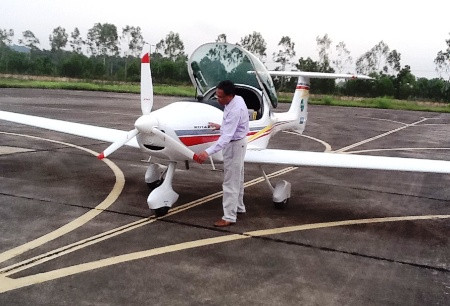 Choang vang dai gia Viet nhap khau hang loat may bay-Hinh-2