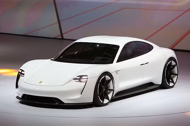 Porsche Mission E Concept đã gây ấn tượng bởi vẻ đẹp "không tì vết".