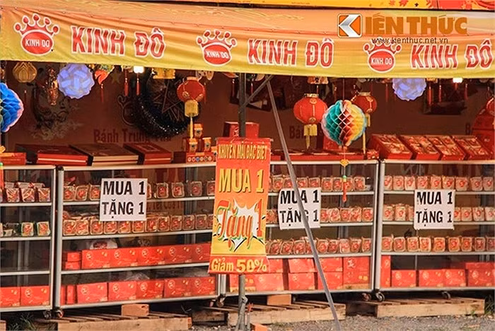 Tham canh banh Trung thu Ha Noi giam gia ban thao vi e-Hinh-2