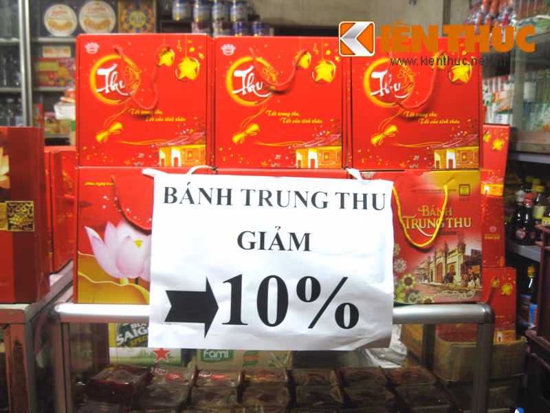 Tham canh banh Trung thu Ha Noi giam gia ban thao vi e