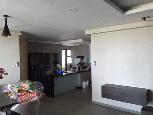 Cũng trong năm nay, nam ca sĩ Tuấn Hưng đã chia sẻ những hình ảnh về căn hộ mới mua của mình tại TP HCM.