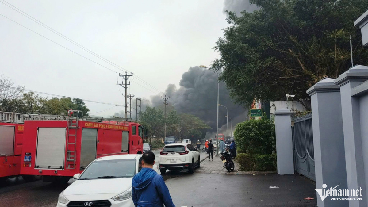 Chay lon tai cong ty san xuat de giay trong KCN o Nam Dinh-Hinh-2