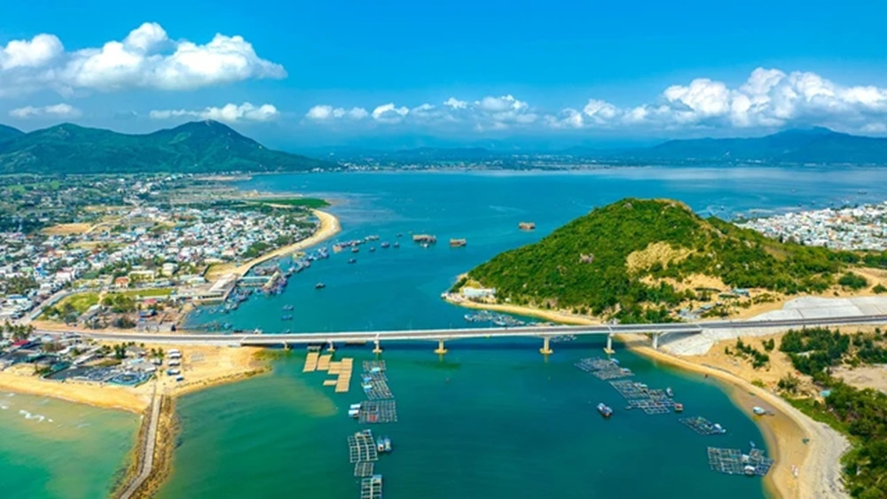 Doanh nghiệp nào đề xuất dự án 4,5 tỷ USD ở Bình Định? Doanh nghiep nao de xuat du an 4,5 ty USD o Binh Dinh?