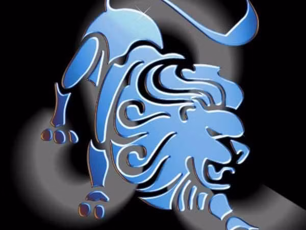 Sư Tử (23/7-22/8): Những người thuộc cung Sư Tử rất thích gây sự chú ý. Họ cũng là người can đảm, gan dạ và làm việc độc lập rất tốt. Sử Tử được cho là sinh ra để làm giám đốc điều hành, nghệ sĩ, hướng dẫn viên du lịch, môi giới bất động sản, thiết kế nội thất hoặc thiết kế thời trang.