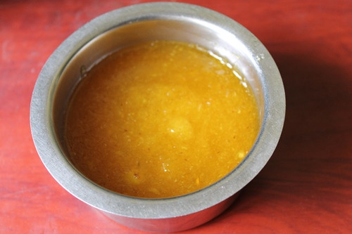 Bước 7: Mứt dứa sau khi chế biến, để nguội trước khi cho vào lọ thủy tinh, đậy kín.