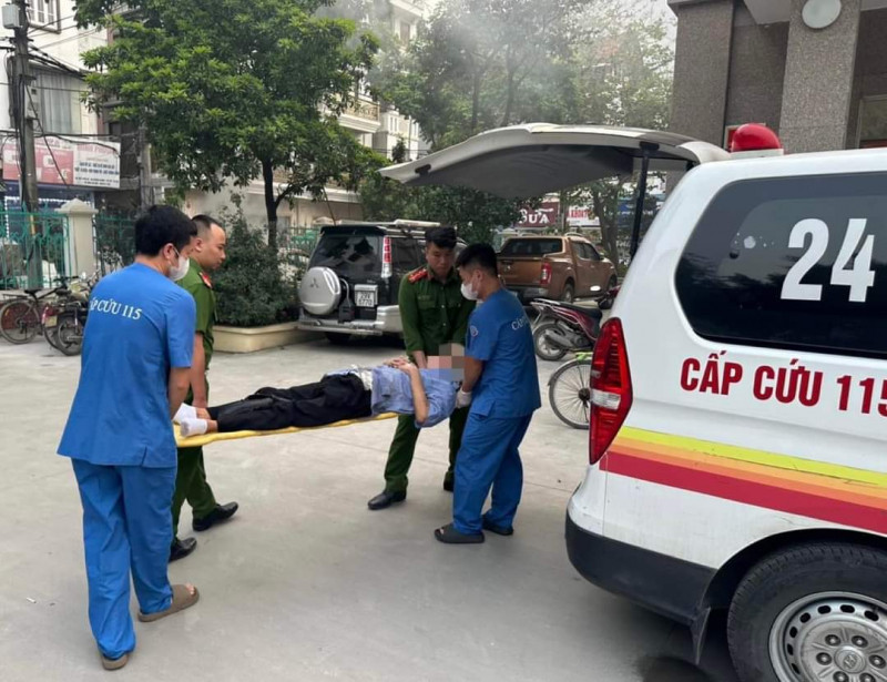 Kip thoi ngan chan cu ong 78 tuoi len cau Nhat Tan tu tu