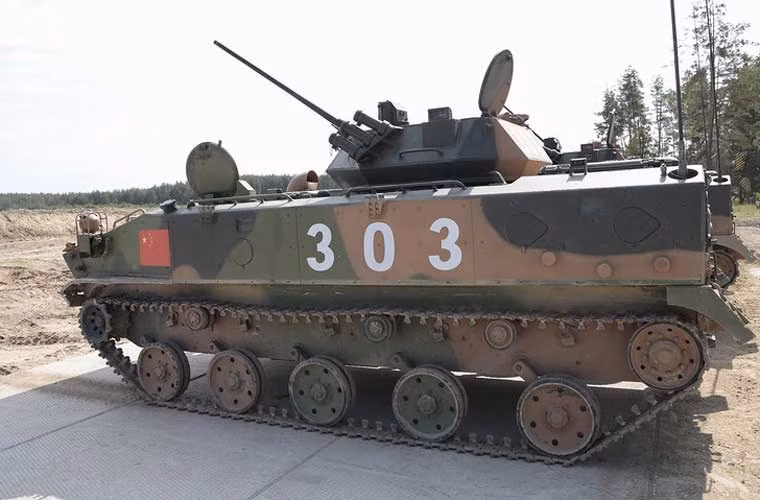 Trong khuôn khổ cuộc thi Army Games 2015 đang diễn ra ở Nga, Trung Quốc đã đem tới và giới thiệu mẫu xe chiến đấu đổ bộ đường không ZBD-03 do nước này tự nghiên cứu phát triển. Dẫu vậy, thế giới tin rằng ZBD-03 được phát triển trên cơ sở tham khảo dòng xe BMD huyền thoại của Nga.