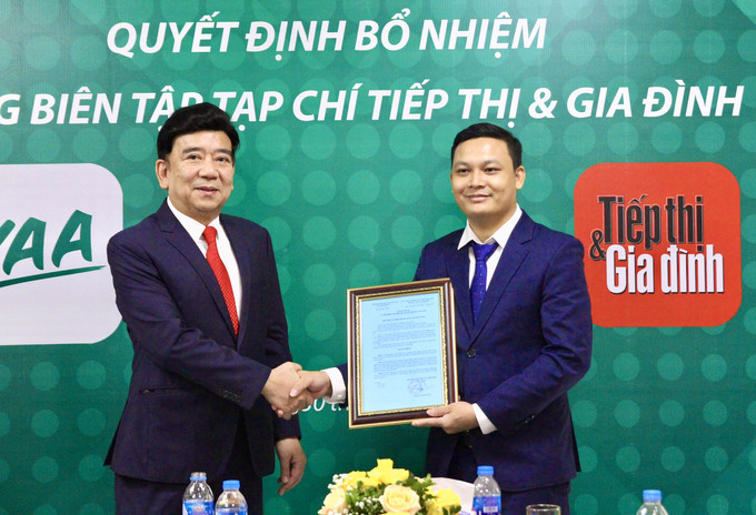 Nha bao Hoang Vung lam Tong Bien tap Tap chi Tiep thi va Gia dinh