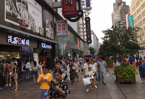 Trung Hoa-nhung chuyen duong xa:“Thuong vang ha cam” o Thuong Hai