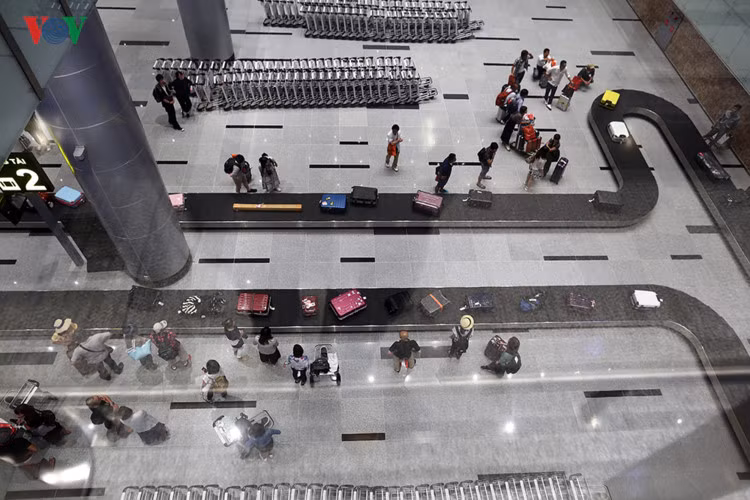 Đảo lấy hành lý.