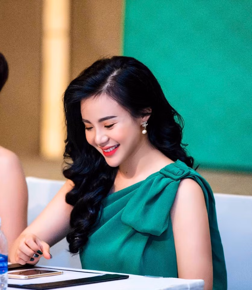 Cũng theo Dân Việt, có những phương tiện thông tin còn công bố, mỗi tháng Nguyễn Thu Trang có thu nhập nửa tỉ đồng/tháng. Ảnh: Thế giới điện ảnh.