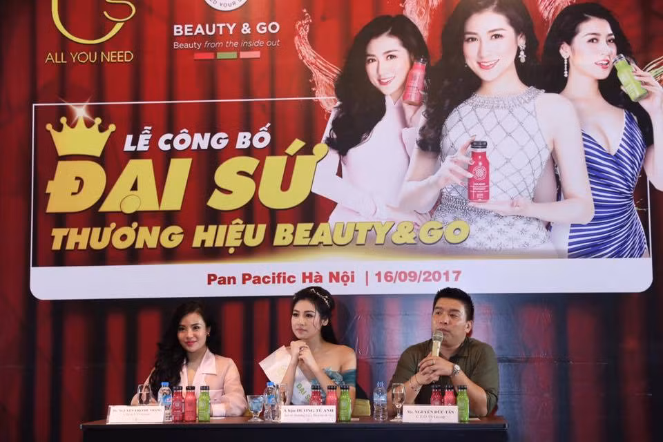 Á hậu Dương Tú Anh cũng từng xuất hiện trong các chương trình quảng cáo sản phẩm của bà Nguyễn Thu Trang. Cô cũng là Đại sứ Thương hiệu của sản phẩm nước uống đẹp da Beauty &amp; Go - một nhãn hiệu thực phẩm chức năng thuộc T's Group.