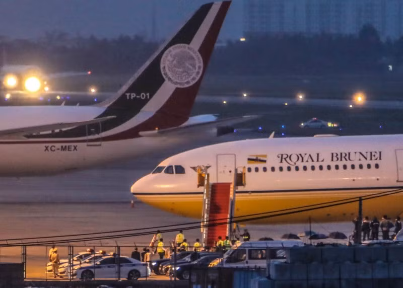 Video: Quoc vuong Brunei tu lai chuyen co den Da Nang-Hinh-3