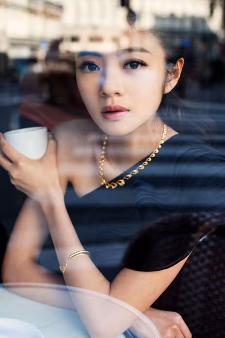 Cuoi chong dai gia, my nhan Tay du ky lai gay xon xao vi lien tuc “khoe cua“-Hinh-10