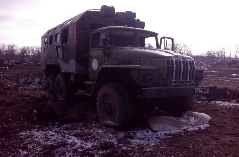 Bên cạnh xe tăng – thiết giáp thì không ít xe hỗ trợ chiến đấu cũng bị phá hủy hoặc bị bỏ lại sau cuộc chiến.