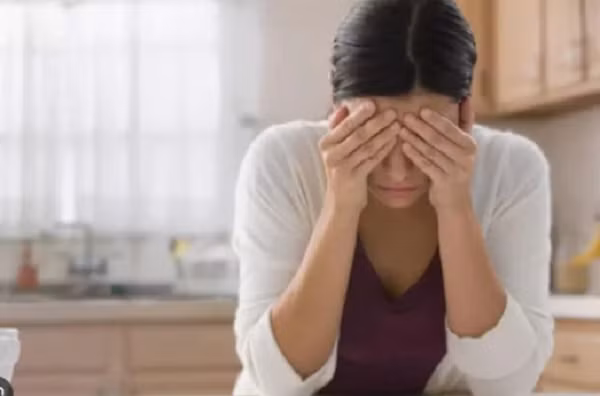 Bảo vợ chăm mẹ, cô ấy trở về với đôi mắt sưng húp - Hình 2 Bao vo cham me, co ay tro ve voi doi mat sung hup-Hinh-2