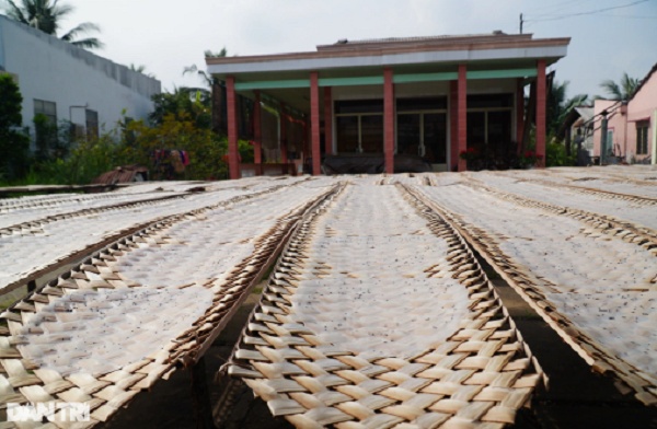 Phu nu lang banh kiem tien trieu moi ngay