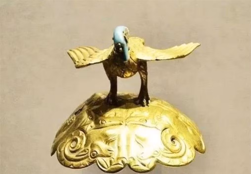 Khi ông bán chúng với giá rất thấp, ông không chỉ bán mất cổ vật quý giá mà còn gặp một khoản lỗ lớn khi giá trị thực của chúng được xác định.