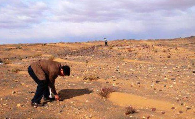 Việc khai thác mạnh mẽ và hạn hán đã khiến hồ Agate trở nên khô cạn.