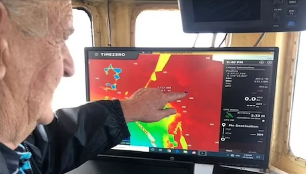 Vật thể này được phát hiện ở "địa điểm bí mật" cách bờ biển 55 km phía đông nam Australia, trong khi chuyến bay MH370 được cho là rơi ở phía nam Ấn Độ Dương. Ông Olver cố gắng báo cáo phát hiện cho Cơ quan An toàn Hàng hải Úc (AMSA), nhưng không có hồ sơ nào về cuộc gọi của ông trong tay AMSA. Sau một ngày vật lộn với vật thể, ông đã ra lệnh cắt bỏ lưới và để vật thể chìm trở lại đáy biển.