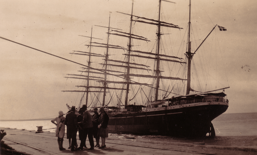 Năm 1934, nhật ký của một học viên trên tàu được tìm thấy trên đảo Bouvet, và năm 1935 một xuồng cứu sinh được phát hiện ở châu Phi, cho thấy tình trạng hỗn loạn và tàu đã phải rời xuống xuồng cứu sinh.