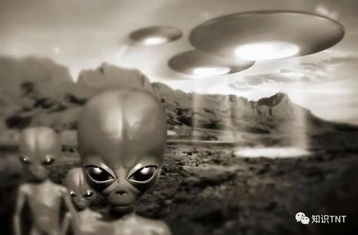 Nhiều năm qua, đối thoại về người ngoài hành tinh thường bị coi là các lý thuyết hóa học viễn tưởng. Tuy nhiên, các nhà nghiên cứu và nhà thiên văn học ngày càng đồng lòng với việc chứng minh sự tồn tại của hình thức sống ngoài hành tinh.